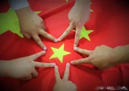 逃离快乐小镇
